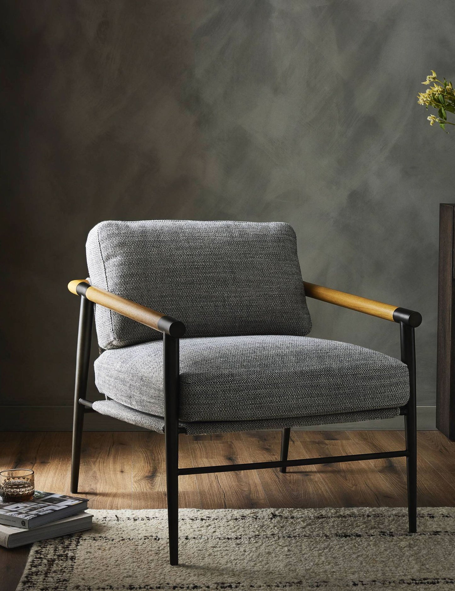 Anevy Accent Chair