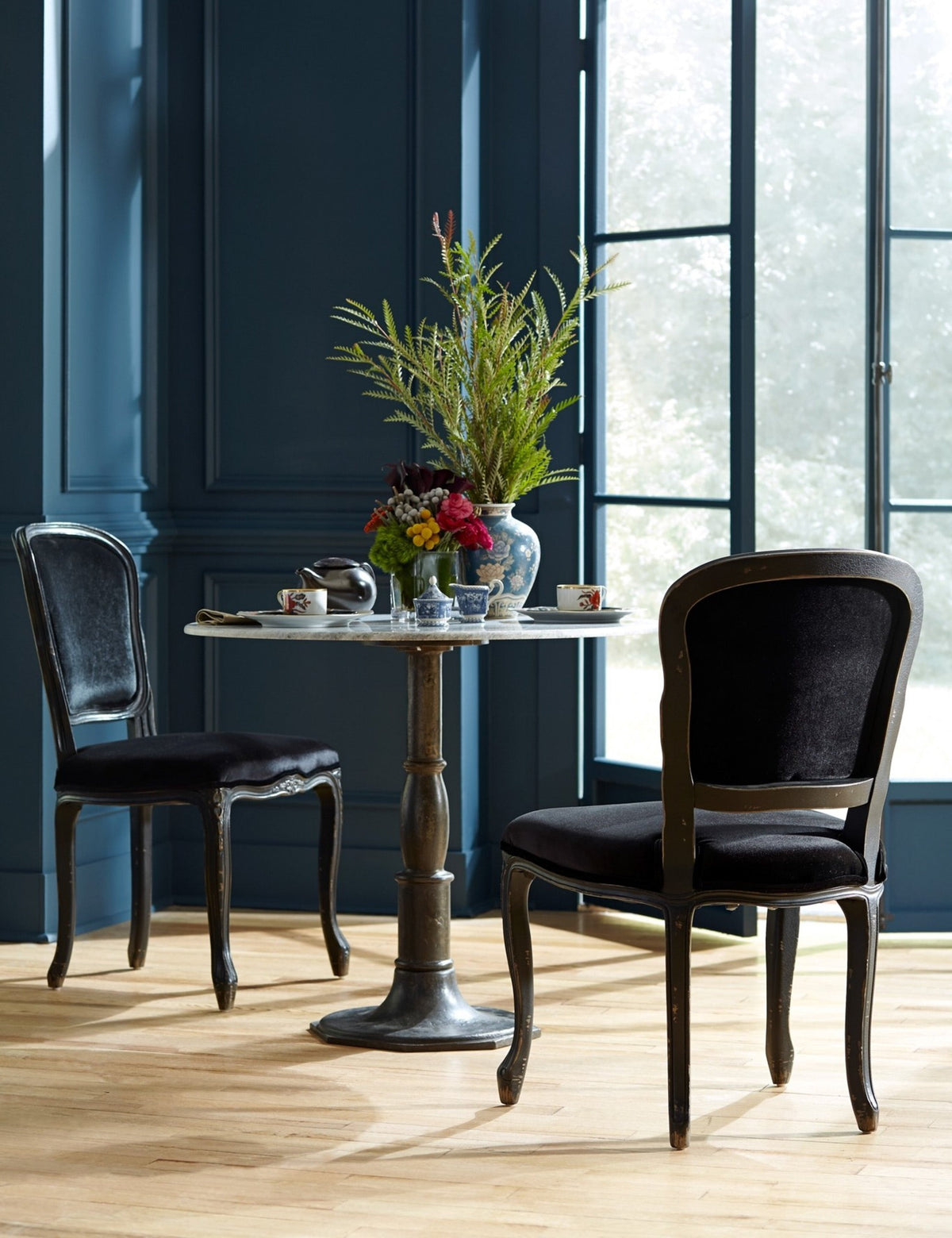 Chantilly Bistro Table