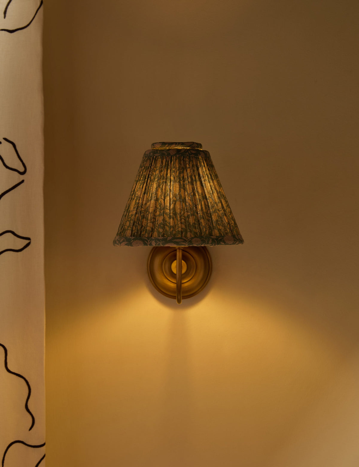 #color::Fransen-and-Antique-Brass 