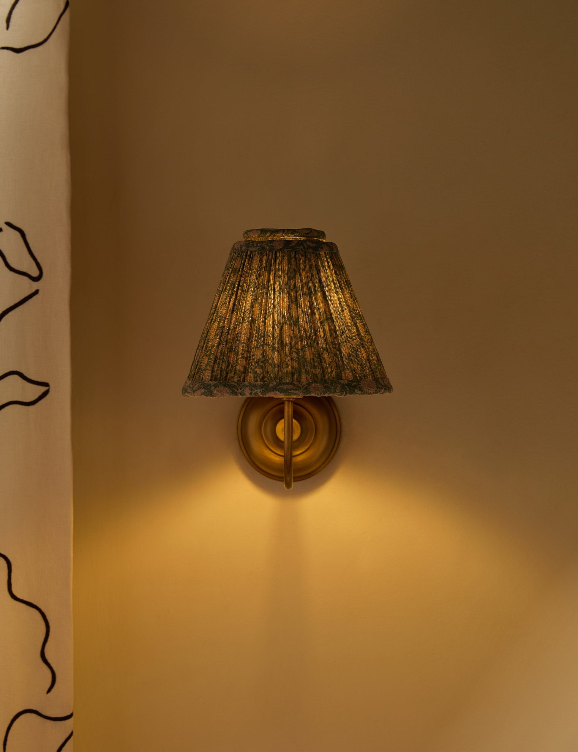 #color::Fransen-and-Antique-Brass 