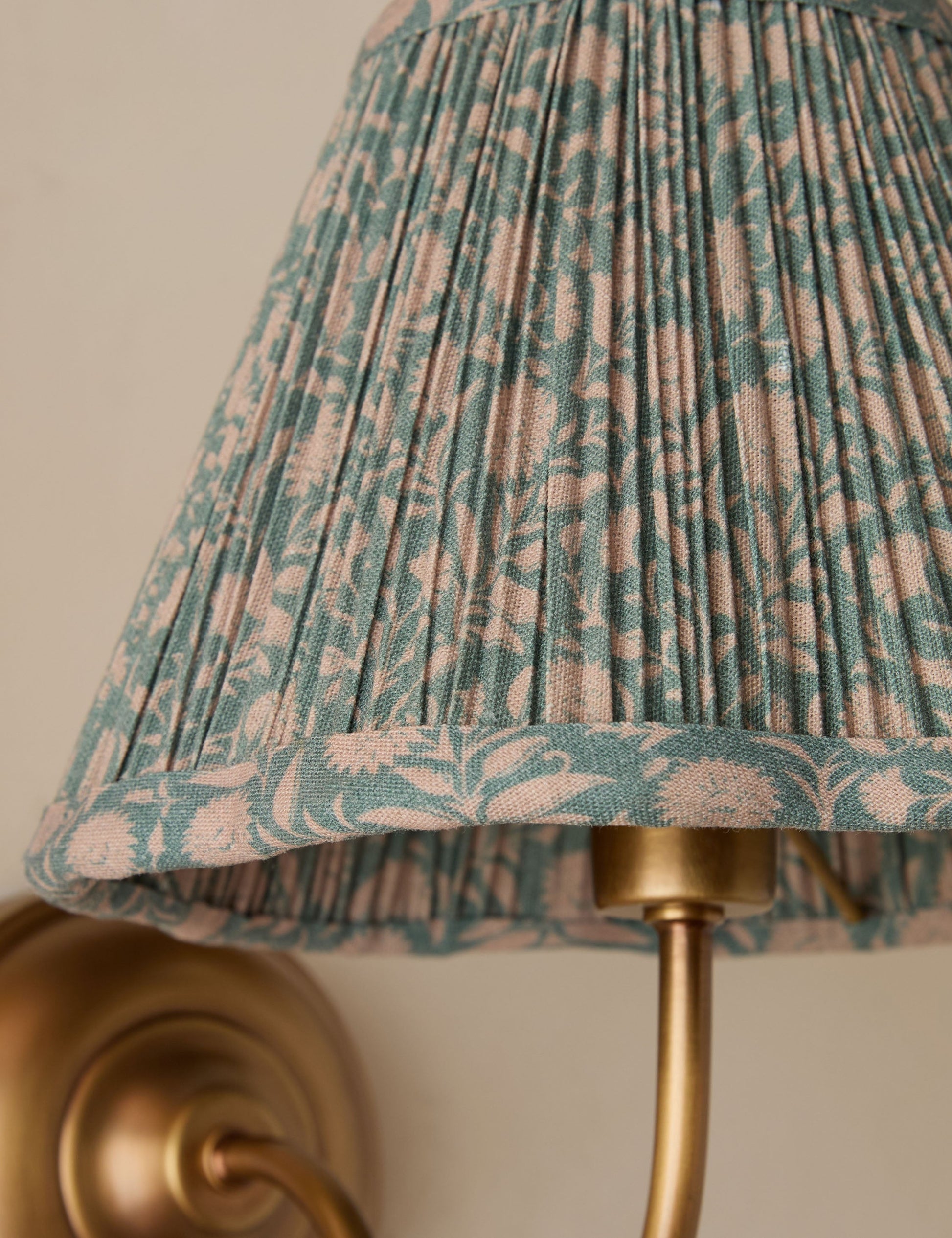 #color::Fransen-and-Antique-Brass 