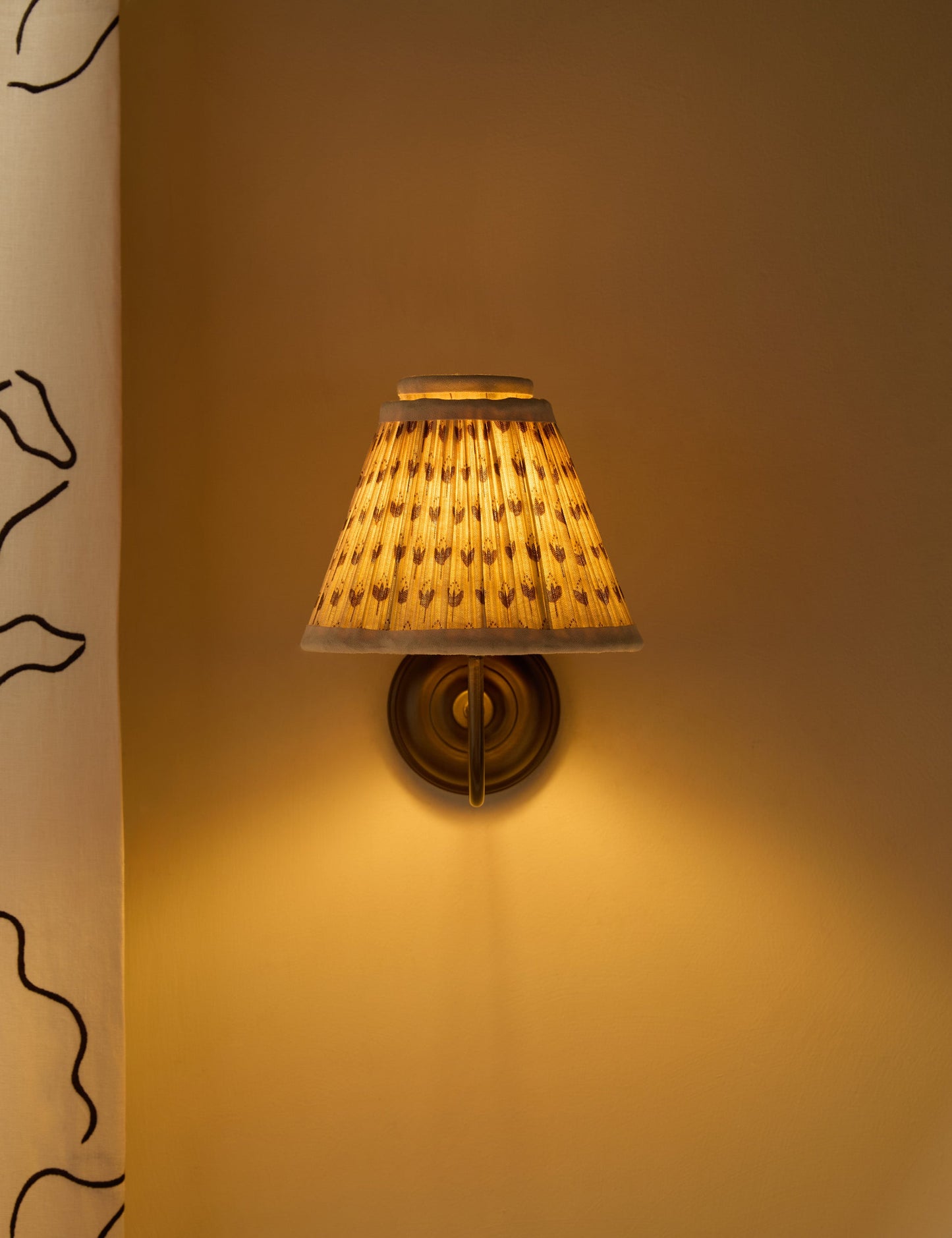 #Color::Poiret-and-Antique-Bronze 