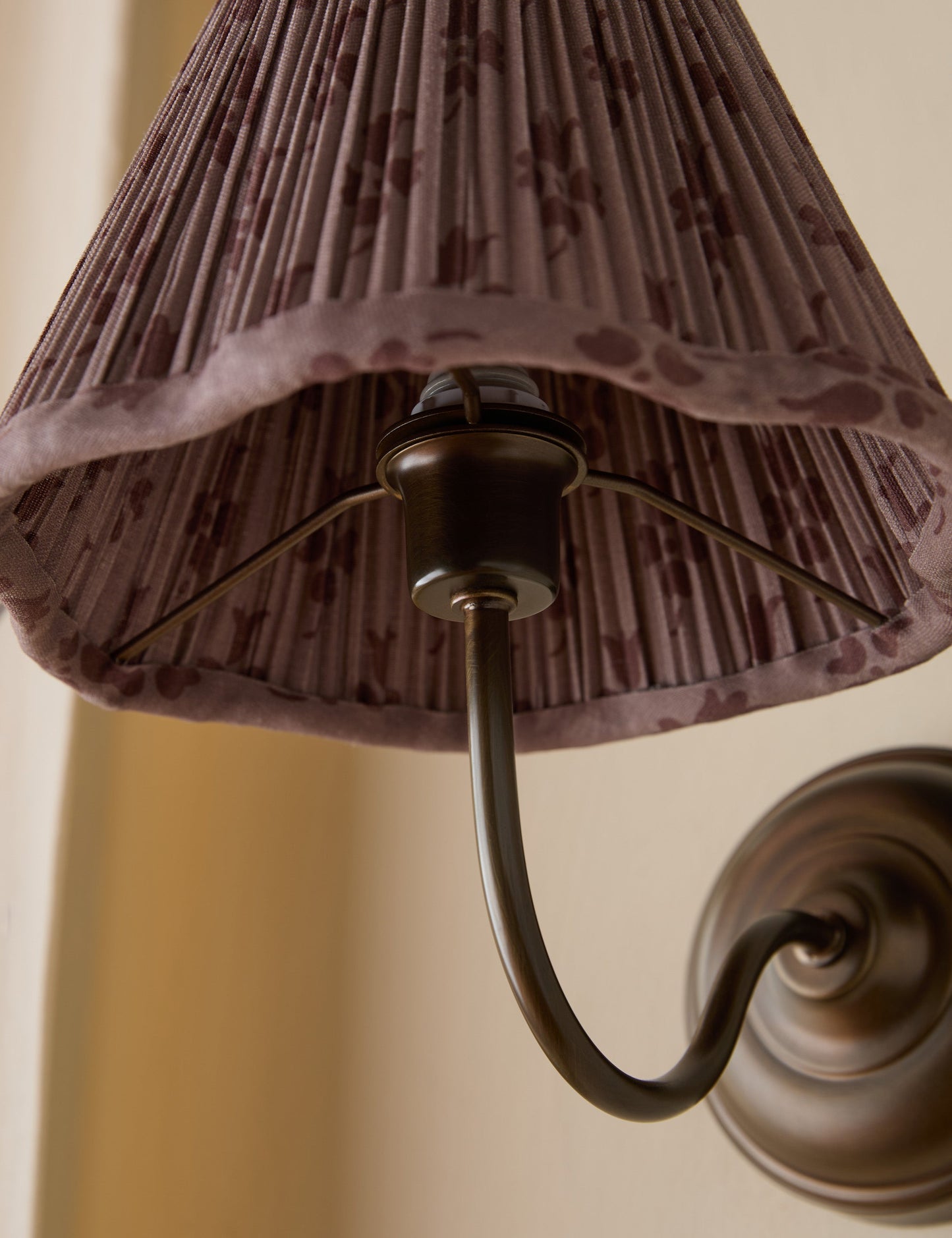 #color::romaric-and-antique-bronze