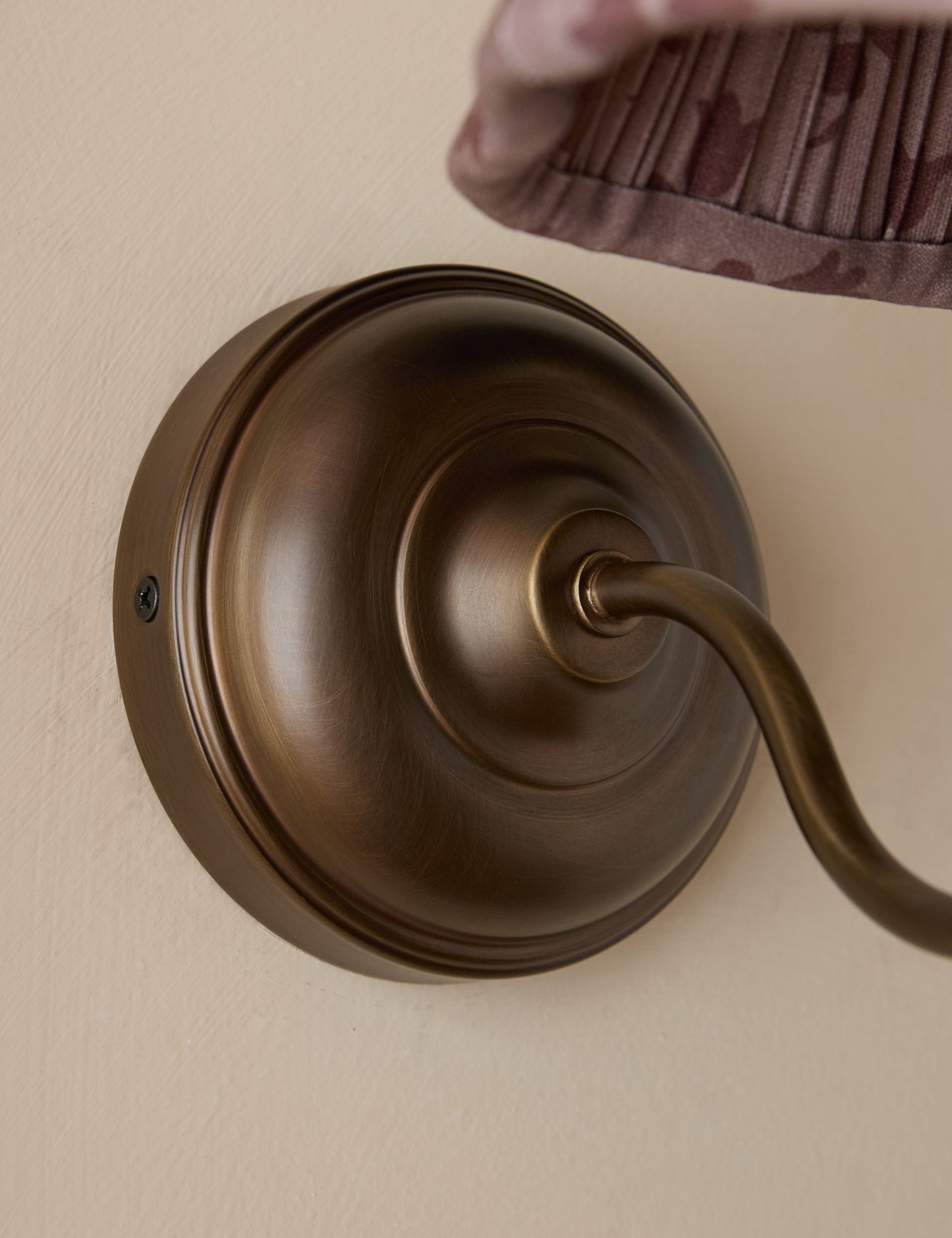#color::romaric-and-antique-bronze